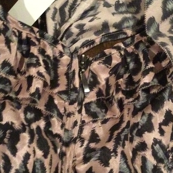 Sassy romper - Picture 3 of 7